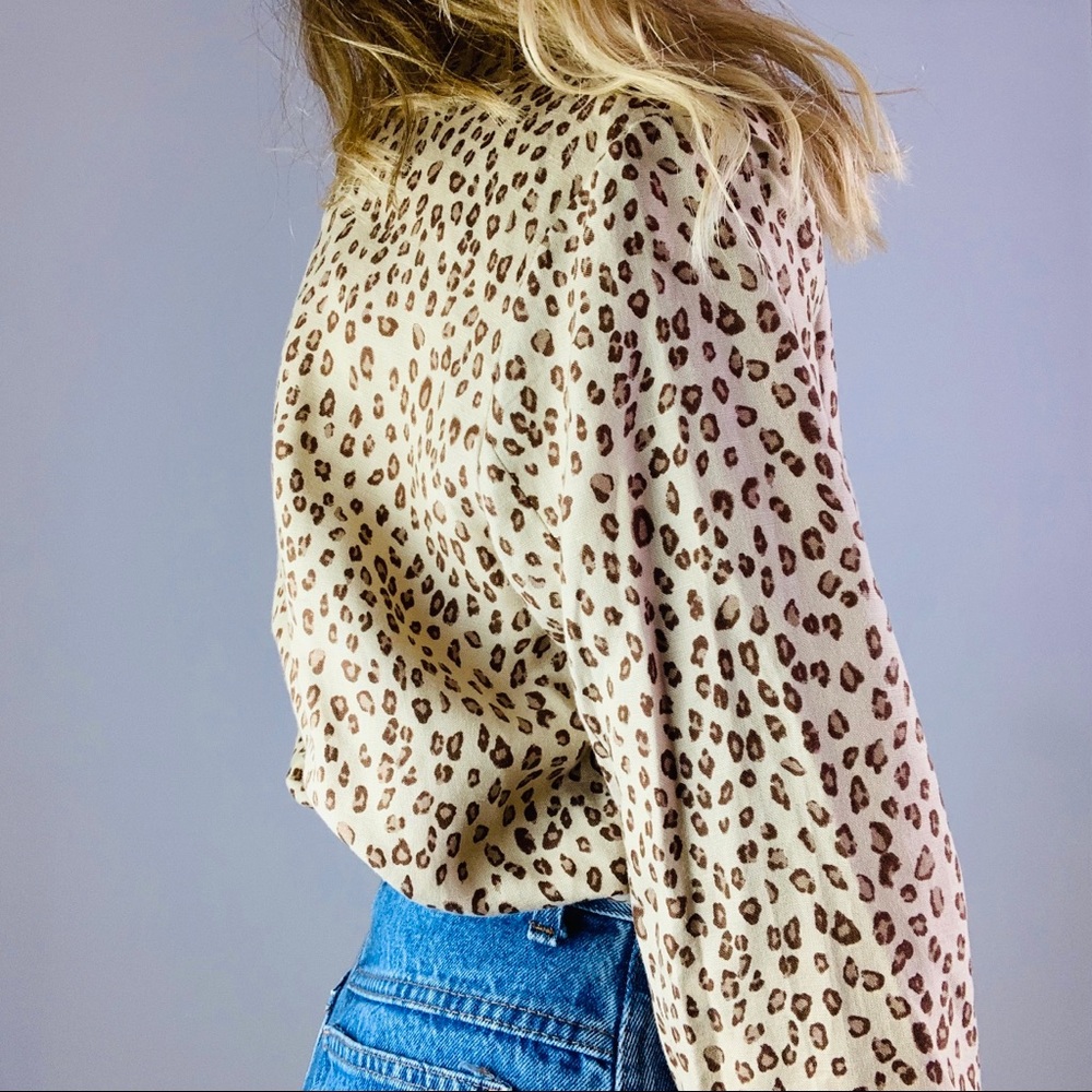 Vintage Linen Blend Classic Button-Down Leopard Print Blouse Shirt - Picture 4 of 7